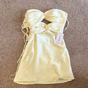 Amazon Strapless Yellow Dress